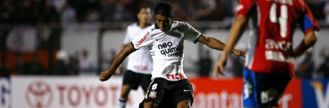 imagem da materia: Adversário do Corinthians na Sul-Americana, Nacional foi parte da campanha do Timão em 2012