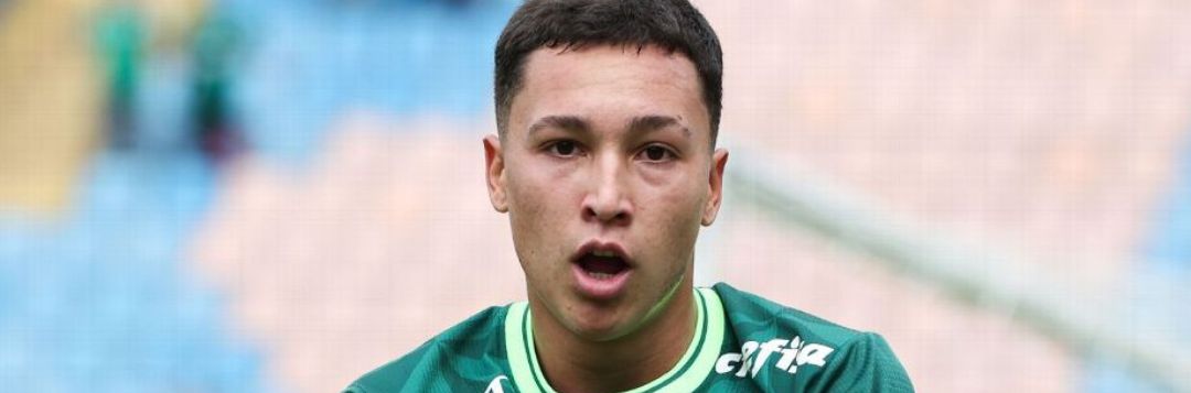 imagem da materia: Manchester United interessado em promessa do Palmeiras