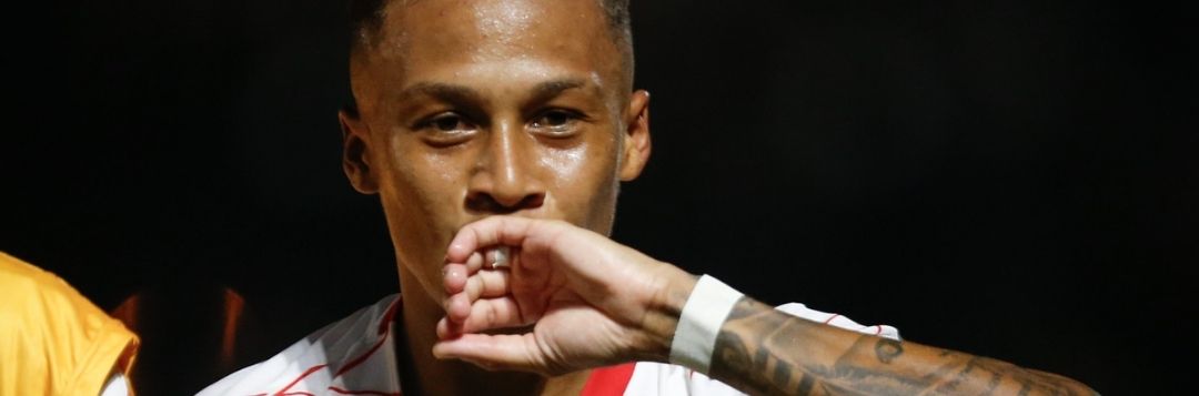 imagem da materia: Vitinho iguala o número de gols de 2023