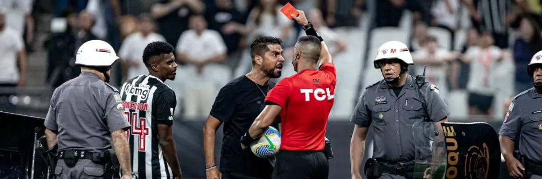 imagem da materia: Reclamações de arbitragem marcam estreia do Corinthians no Brasileirão: 