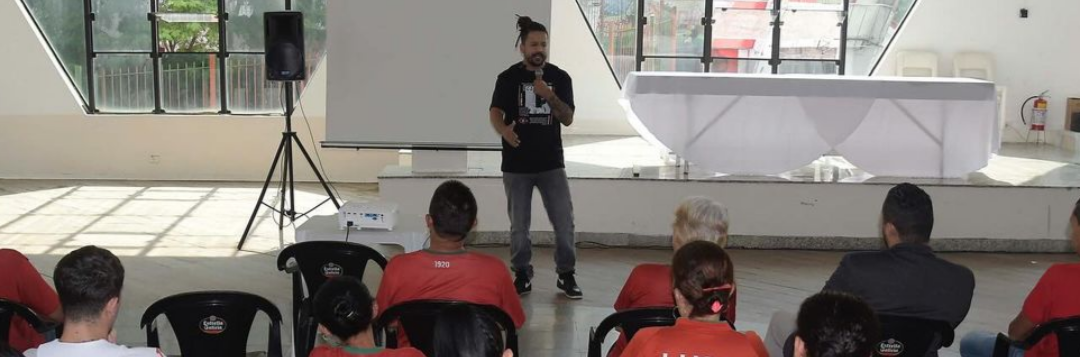 imagem da materia: Lusa faz palestra com Danilo Pássaro aos funcionários