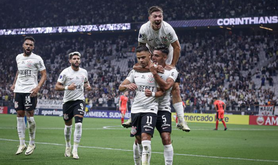 imagem da materia: Corinthians não toma conhecimento do adversário
