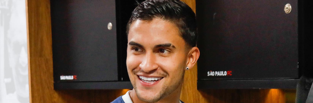 imagem da materia: Nestor joga 10 minutos e celebra retorno ao São Paulo após cirurgia