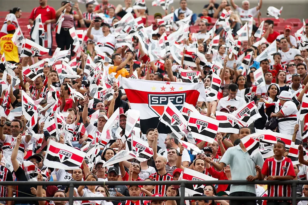 imagem da materia: São Paulo fecha novo patrocínio para numeração dos uniformes