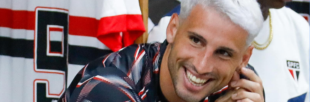 imagem da materia: Calleri celebra retorno, gol, vitória na Libertadores e cobranças da torcida do São Paulo