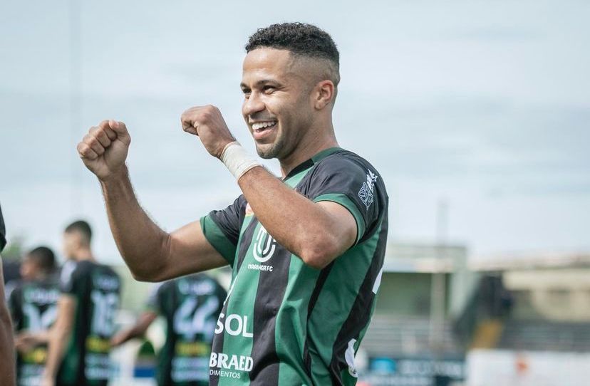 imagem da materia: Santos anuncia meia de 33 anos, como mais um reforço para a Série B