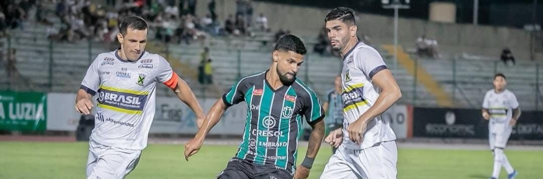imagem da materia: Santo André busca empate, leva gol no final e estreia com derrota