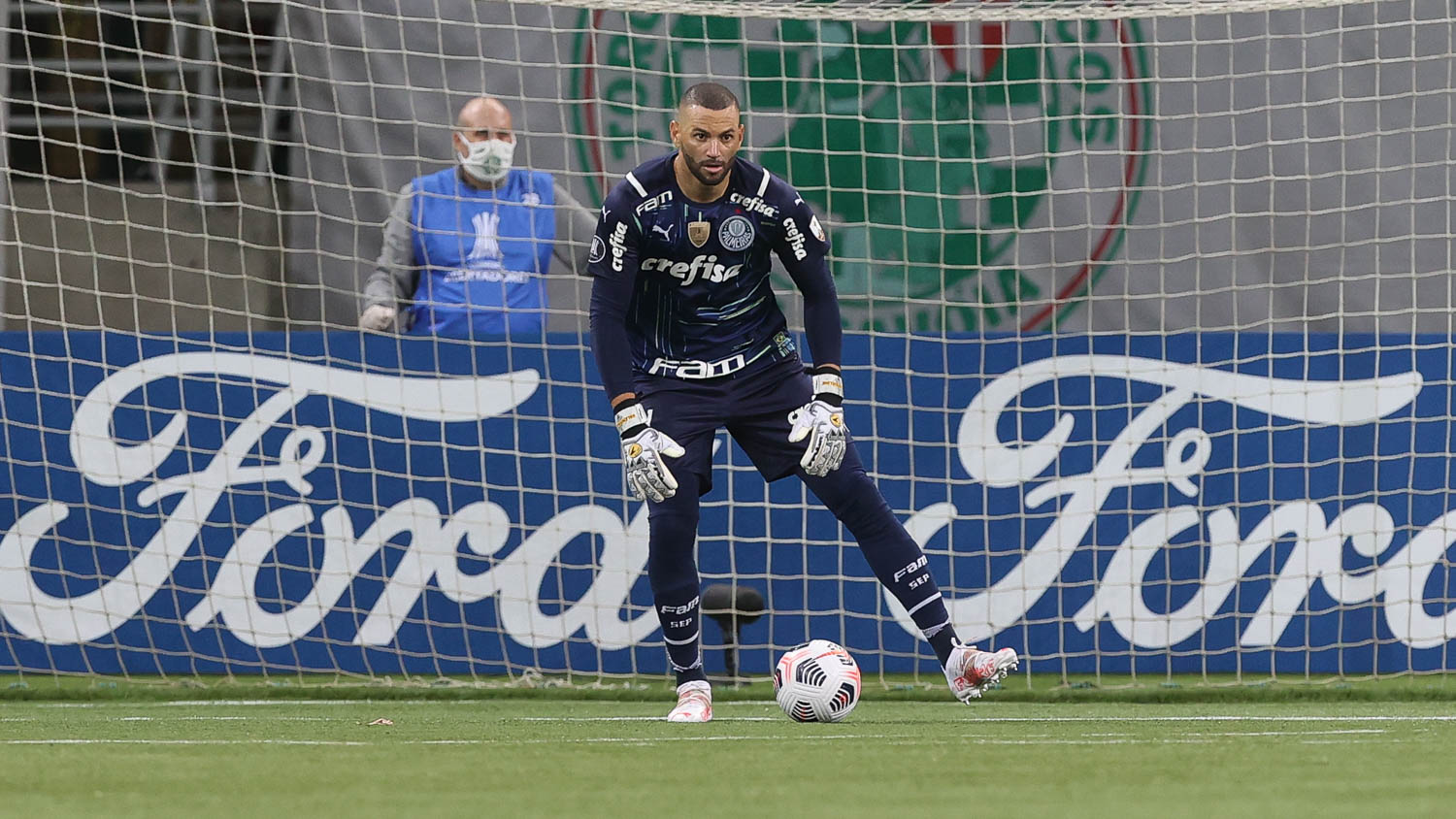 imagem da materia: Palmeiras deseja permanência e renovação de Weverton