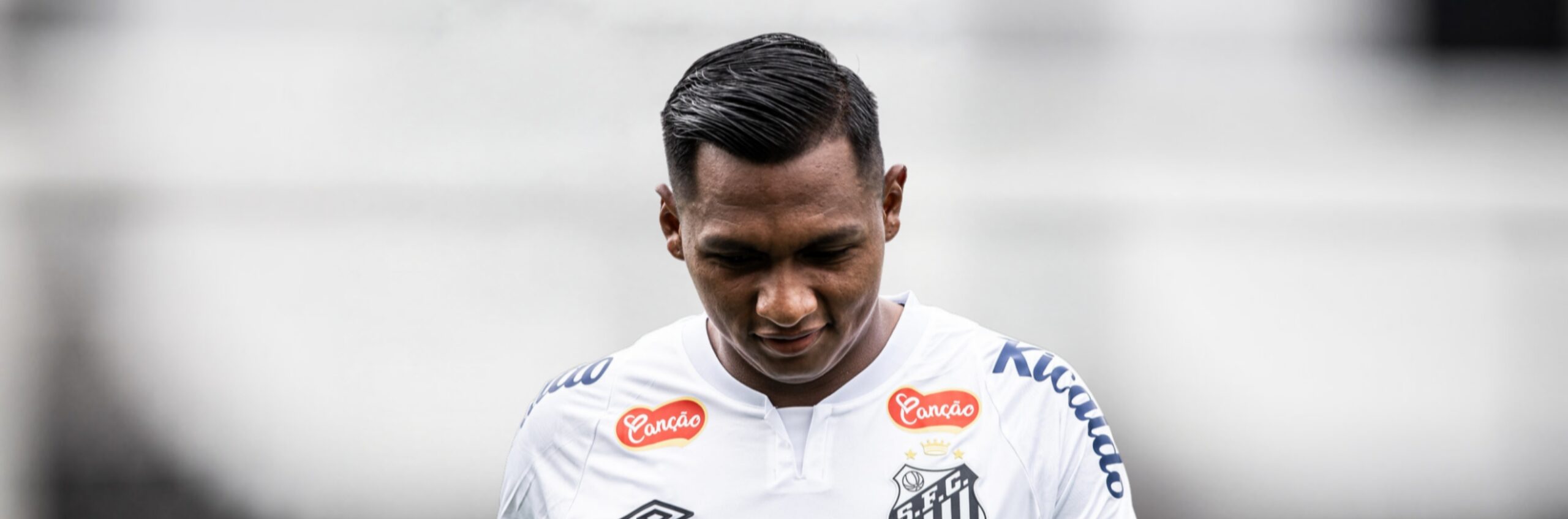 imagem da materia: Morelos é vaiado e Carille sai em defesa do atacante