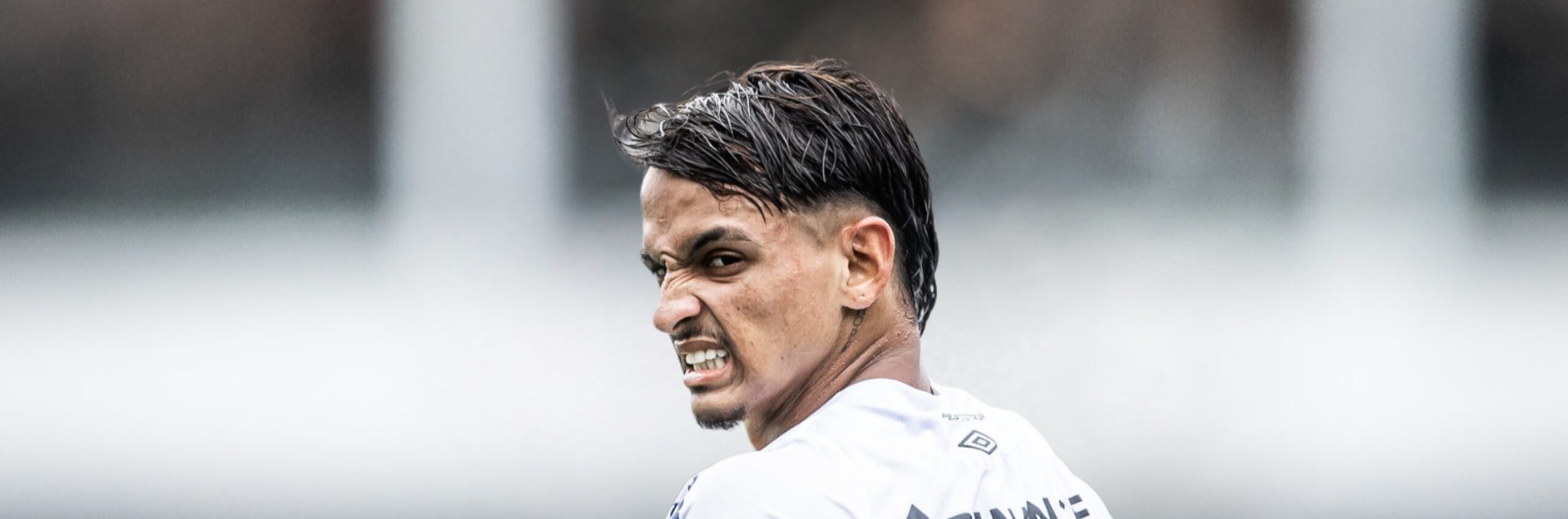 imagem da materia: Weslley Patati aproveita oportunidade de titular no Santos