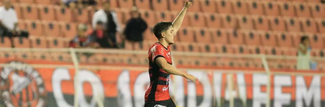 imagem da materia: Person pede desculpas após xingamentos à torcida