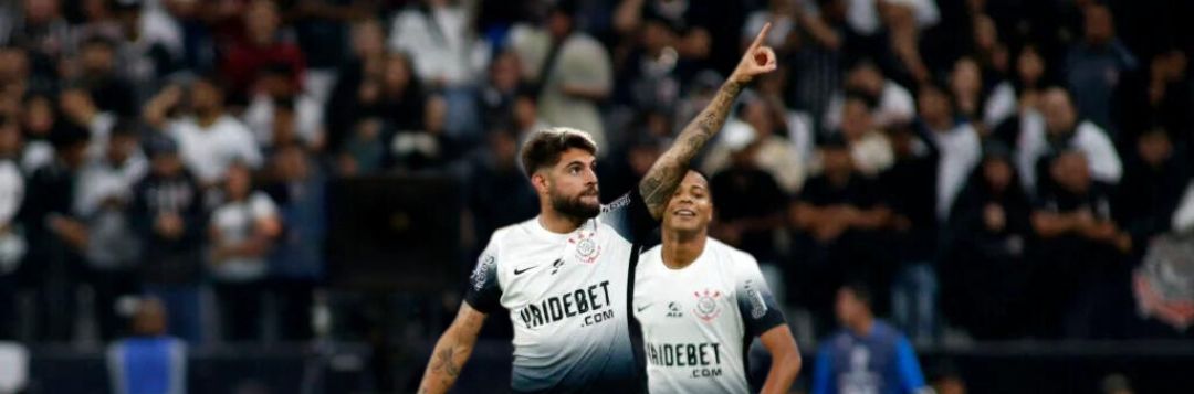 imagem da materia: Yuri passa Fenômeno na lista de artilheiros do séc. do Timão