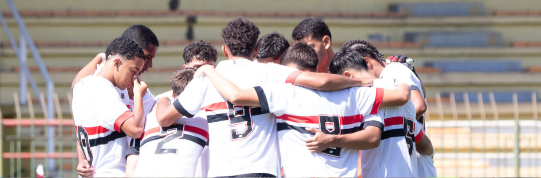 imagem da materia: São Paulo sofre virada e fica com o vice da Copa do Brasil Sub-17