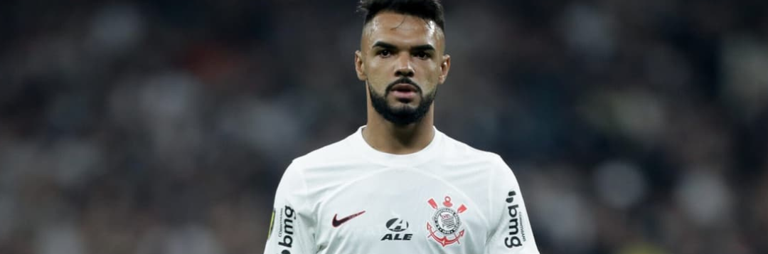 imagem da materia: Raniele leva terceiro amarelo e está fora do jogo de volta da Copa do Brasil
