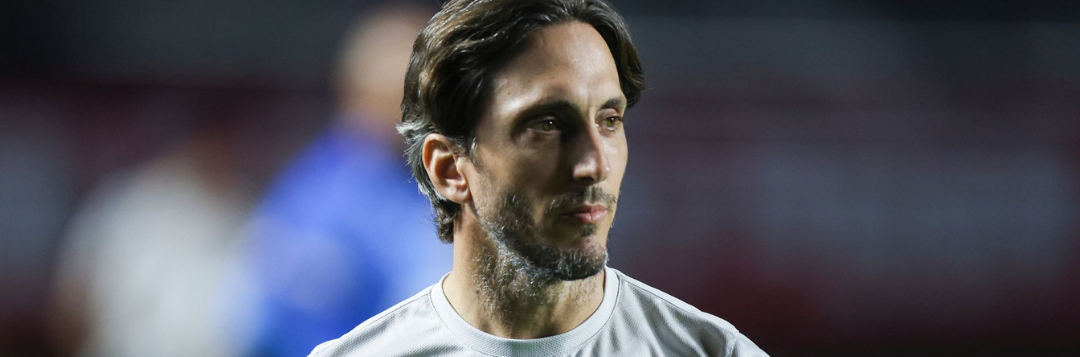 imagem da materia: Luis Zubeldía já soma três cartões amarelos com o São Paulo