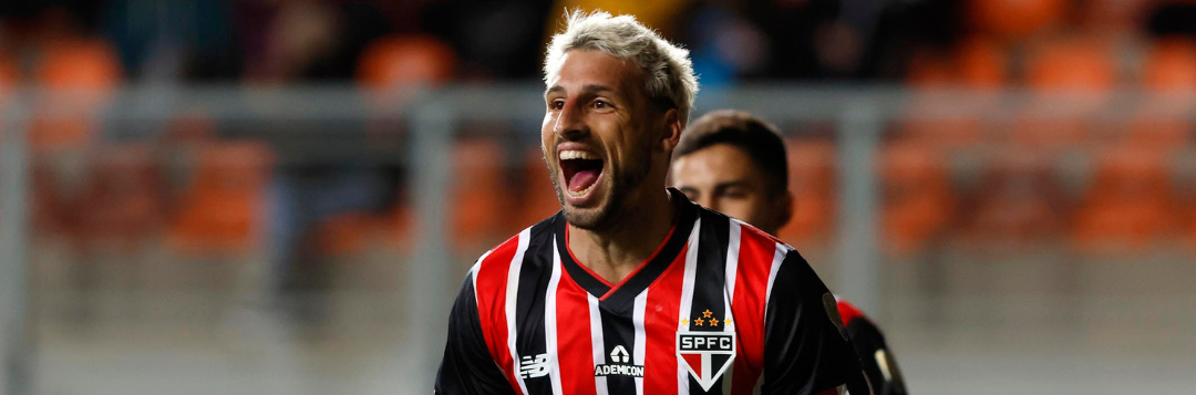 imagem da materia: Calleri tem lesão na panturrilha confirmada