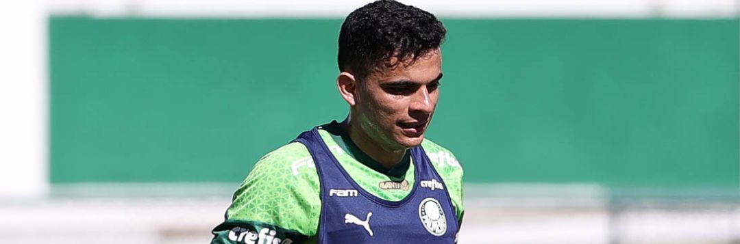 imagem da materia: Bruno Rodrigues recebe apoio de companheiros após lesão