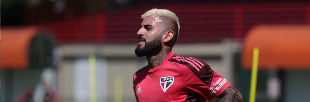 imagem da materia: De volta ao Brasil, Liziero aguarda contato do São Paulo