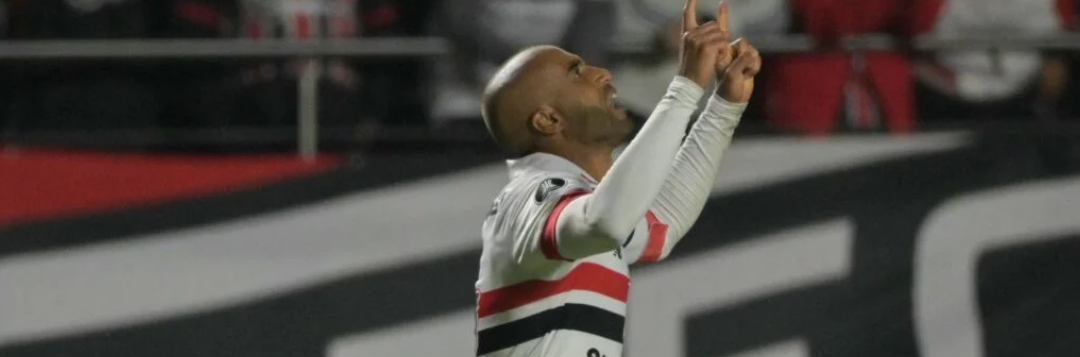 imagem da materia: São Paulo vence e avança como líder na Libertadores