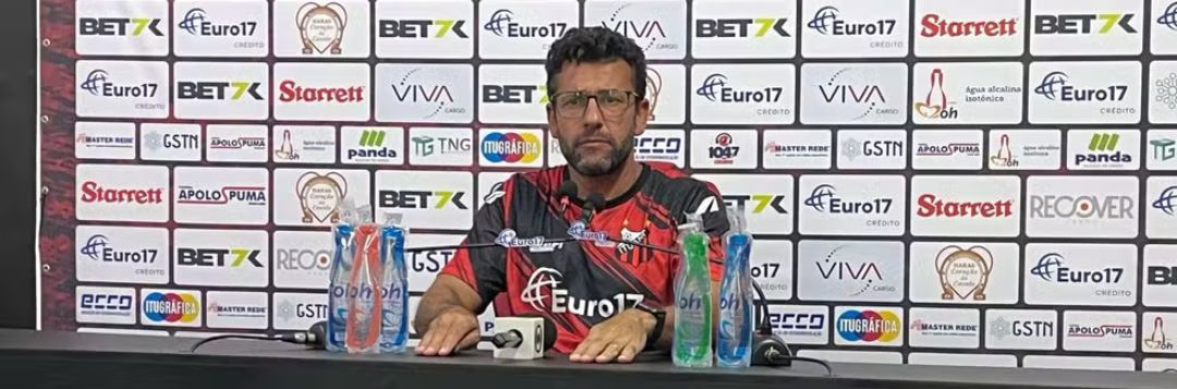 imagem da materia: Alberto Valentim elogia vitória do Galo