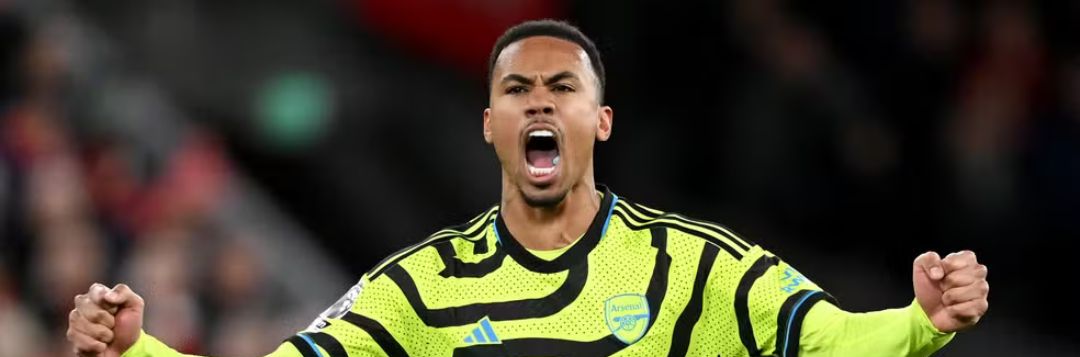 imagem da materia: Jogador do Arsenal vai de metrô e marca presença em Itaquera