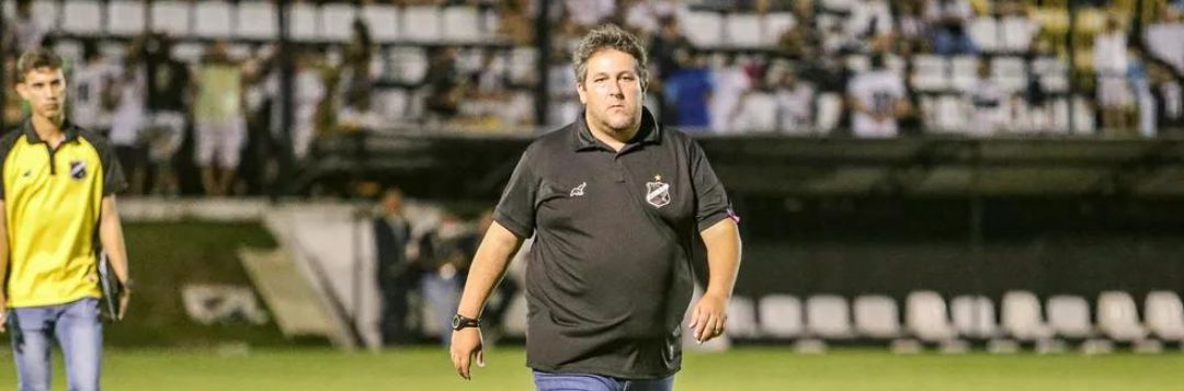 imagem da materia: Fernando Marchiori é o novo técnico do Primavera