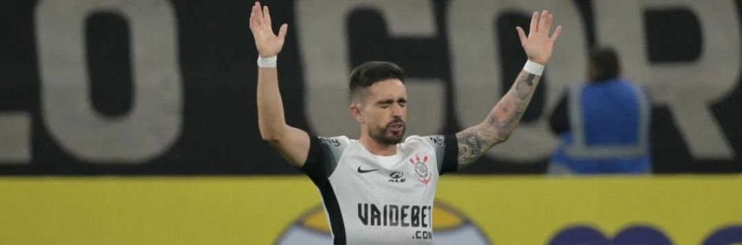 imagem da materia: Coronado marca pela primeira vez no Corinthians