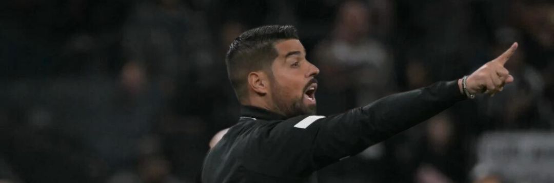 imagem da materia: António Oliveira elogia vitória do Corinthians