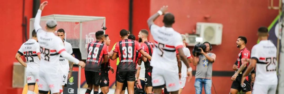imagem da materia: Beneficiado? São Paulo já teve sete adversários expulsos em 2024
