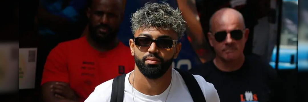 imagem da materia: Gabigol é punido após vestir a camisa do Corinthians em foto