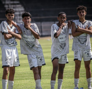 Jogadores da Inter comemoram gol