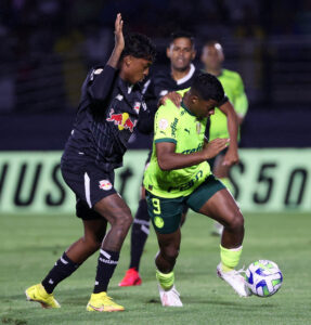 Palmeiras encara o Bragantino com força máxima