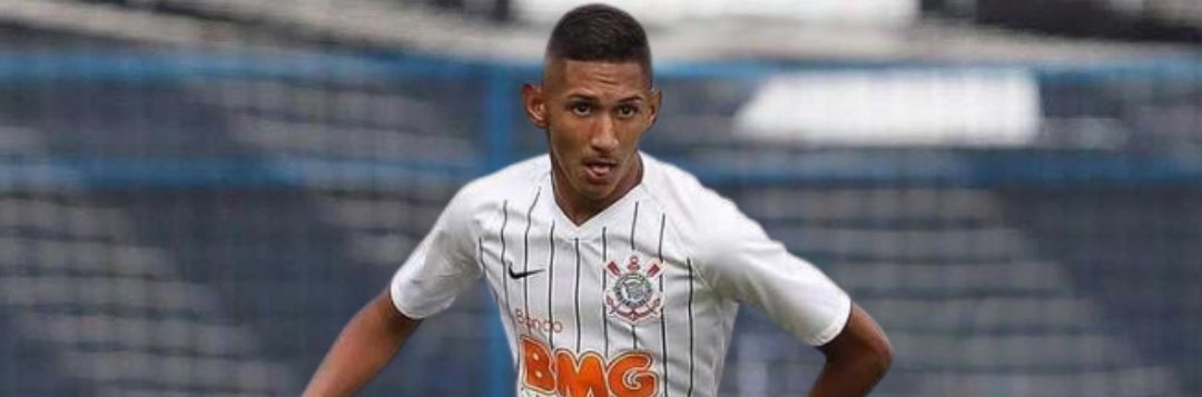 imagem da materia: Zagueiro da base é relacionado às pressas no Corinthians