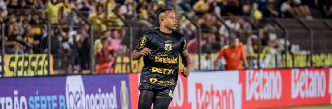 imagem da materia: Paulo Vitor comemora mais uma assistência pelo Novorizontino