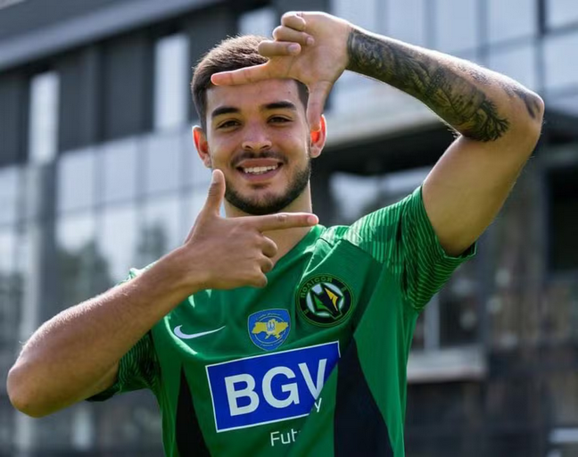 Anúncio de Vialle, agora ex-Ituano, pelo clube ucraniano.