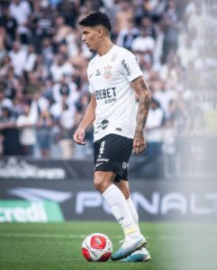 Quinteto da base ganha espaço no Corinthians