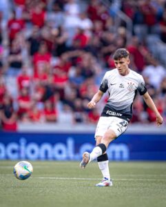 Quinteto da base ganha espaço no Corinthians