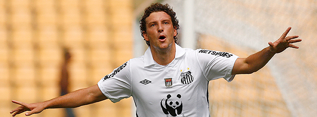 imagem da materia: Elano relembra cavadinha contra o Flamengo em 2011