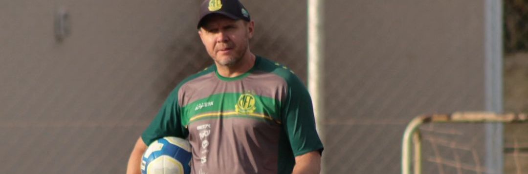 imagem da materia: Mozart projeta duelo contra o Santos