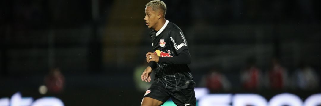 imagem da materia: Vitinho renova com o Bragantino até junho de 2025