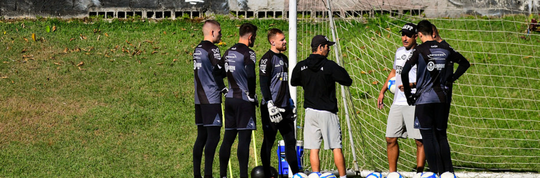 imagem da materia: Ponte Preta tem dilema no gol para enfrentar o Brusque