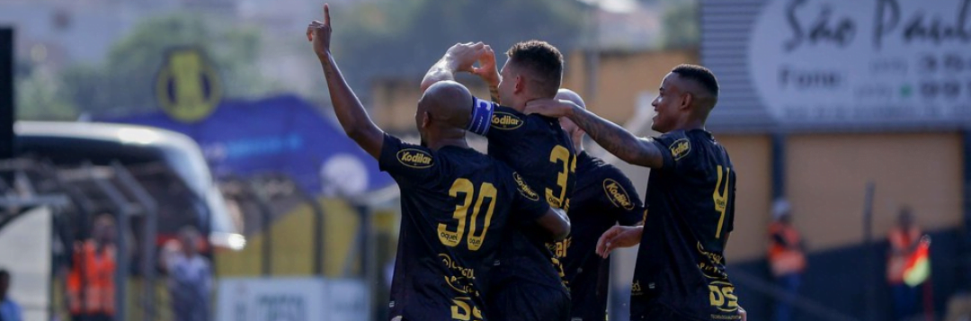 imagem da materia: Clubes paulistas dominam o G3 da Série B