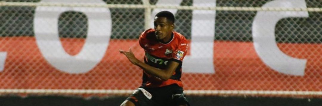 imagem da materia: Miquéias deixa o jogo sentindo dores e preocupa o Ituano