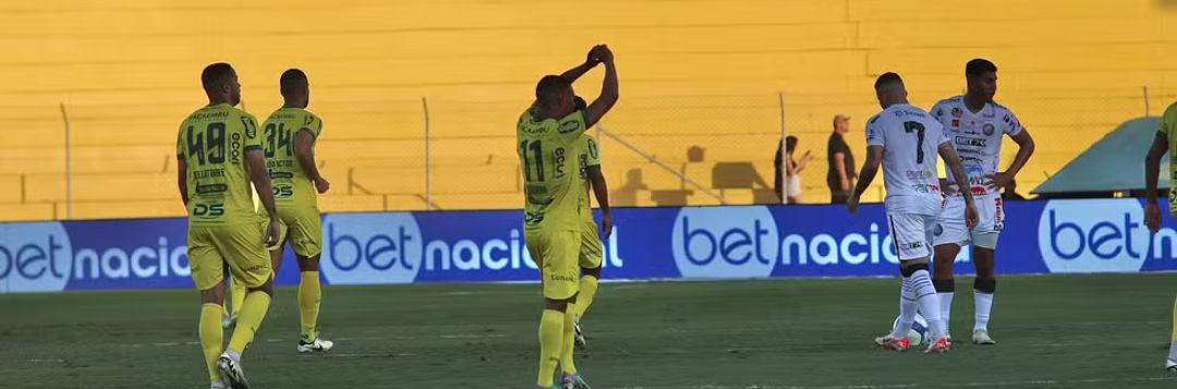 imagem da materia: Negueba quebra longo jejum