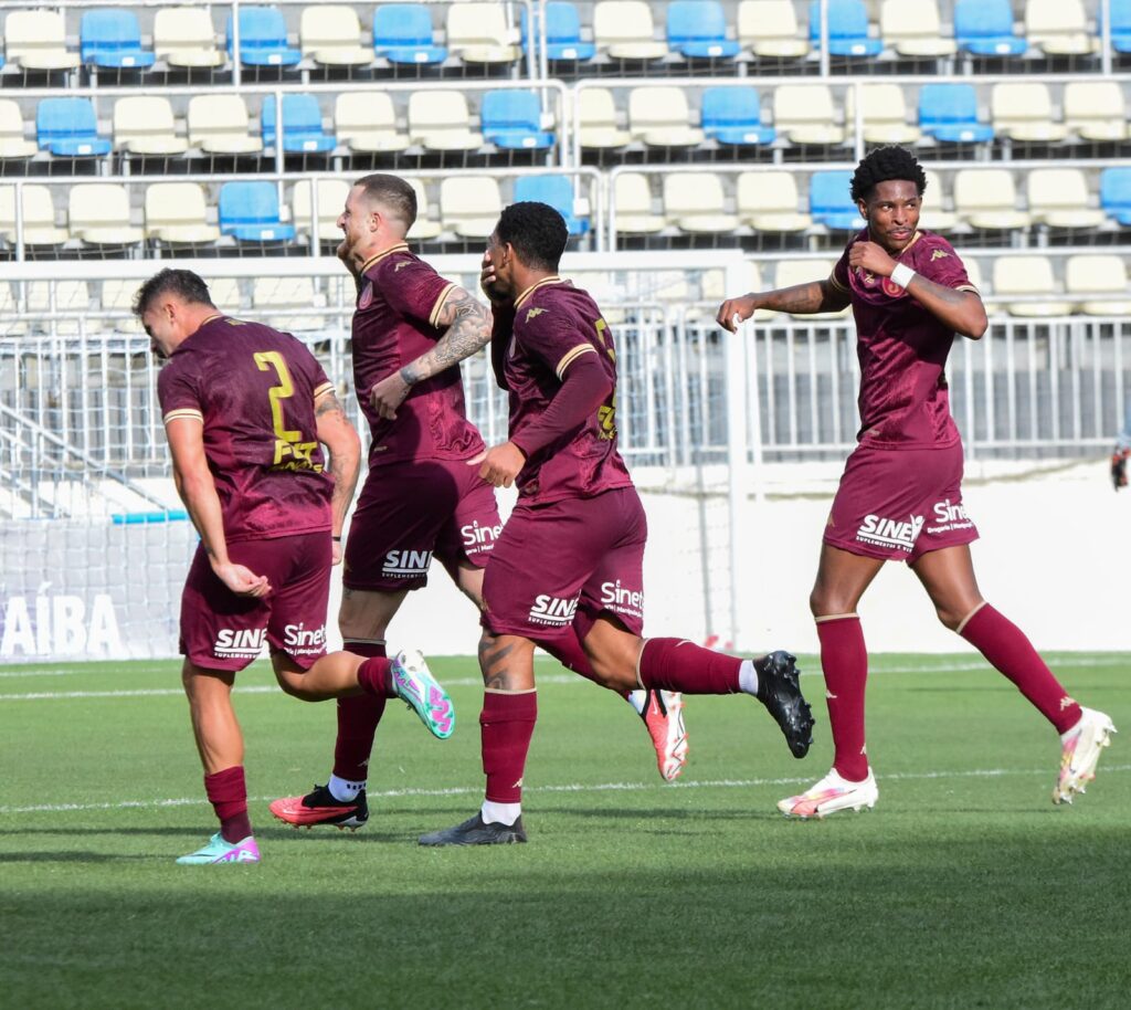 Renan marcou o gol da vitória no jogo entre Oeste e Juventus.