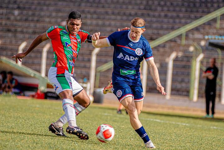 imagem da materia: Grêmio Sãocarlense quebra invencibilidade do CAT no Taquarão