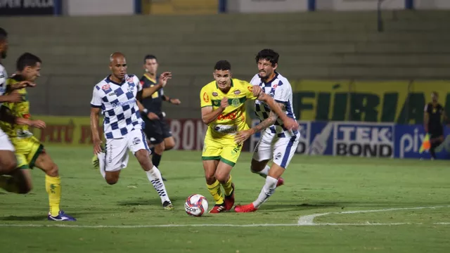 última vez que o Mirassol sofreu quatro gols foi contra o São José-RS, em 2021