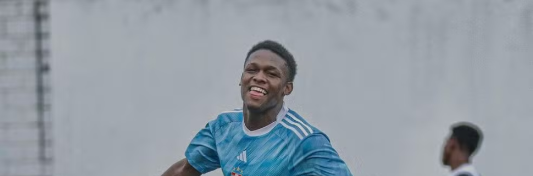 imagem da materia: São Paulo contrata atacante peruano para o sub-20