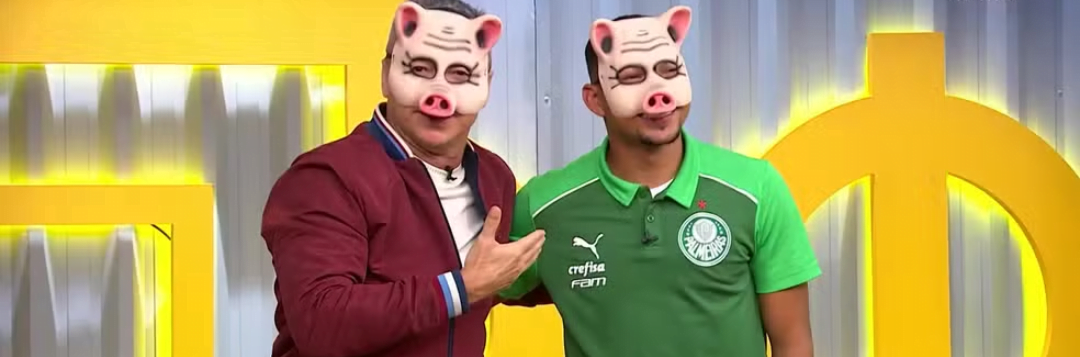 imagem da materia: Rony usa máscara de porco em programa esportivo