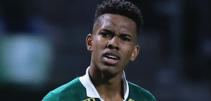 imagem da materia: Estêvão se machuca e pode ser desfalque contra Cruzeiro